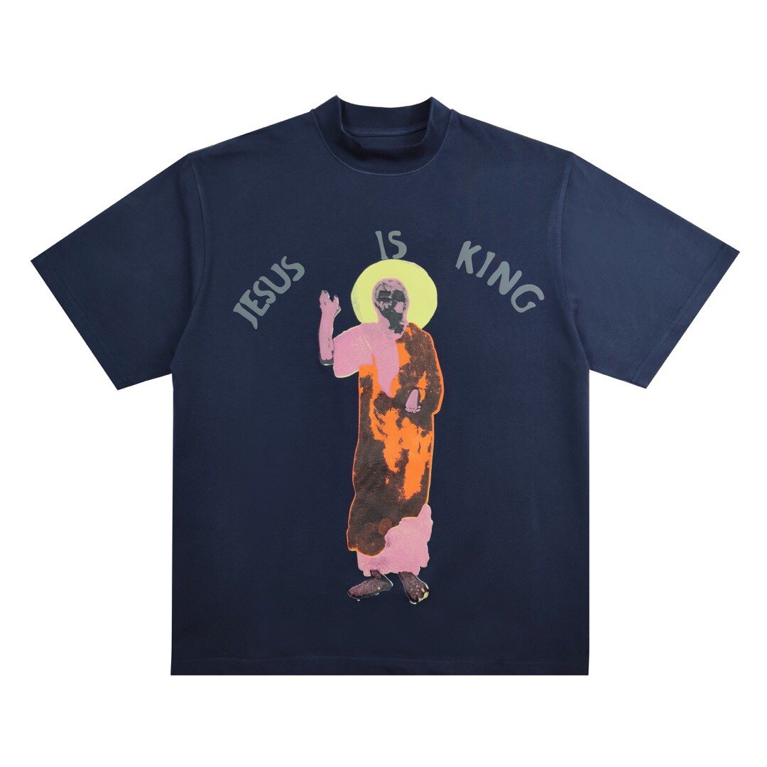 Футболка "Jesus is King"