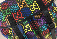Рюкзак с цветным логотипом
